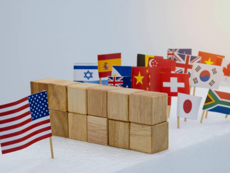 川普關稅戰不只是半導體，中經院院長：台灣輸美品都會課至少10%稅！有3大隱憂，能用台幣升值對抗？